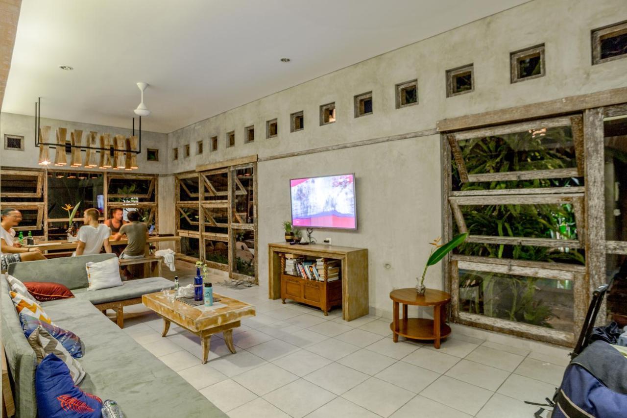 Lokal Bali Hostel Kuta Lombok Eksteriør bilde
