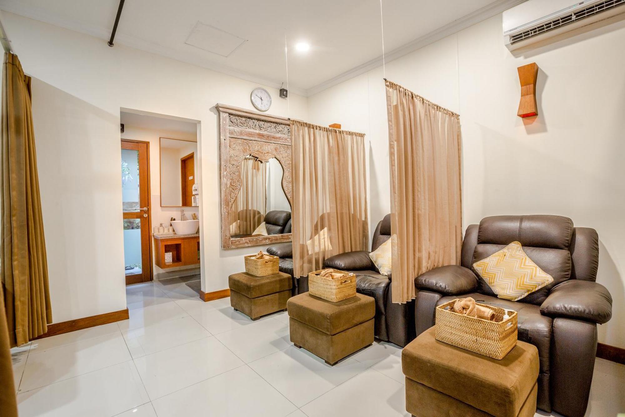 Lokal Bali Hostel Kuta Lombok Eksteriør bilde