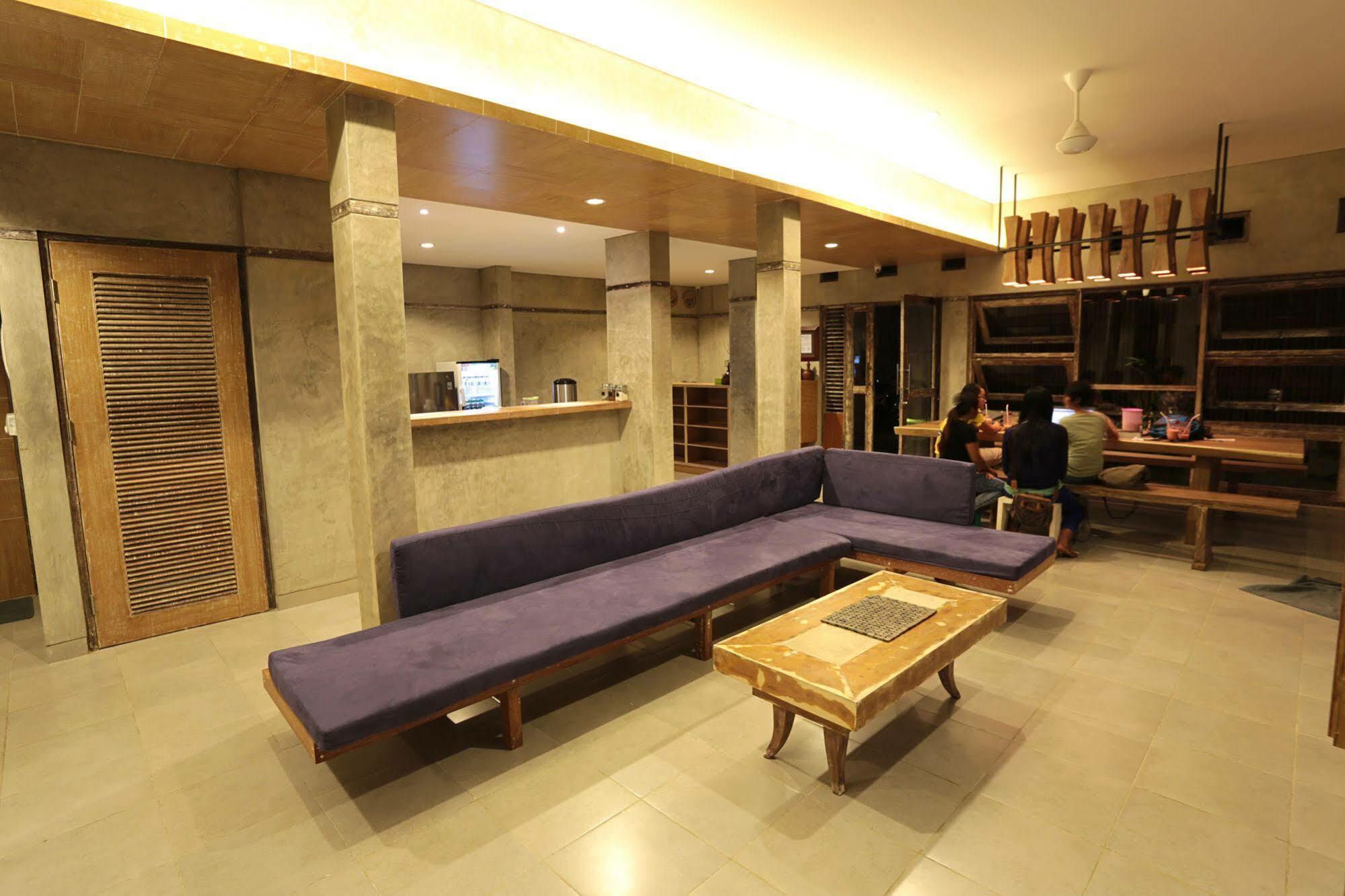 Lokal Bali Hostel Kuta Lombok Eksteriør bilde