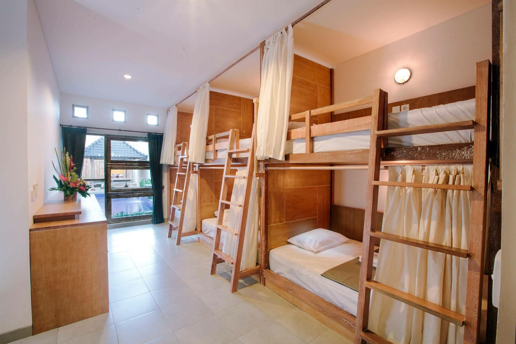 Lokal Bali Hostel Kuta Lombok Eksteriør bilde