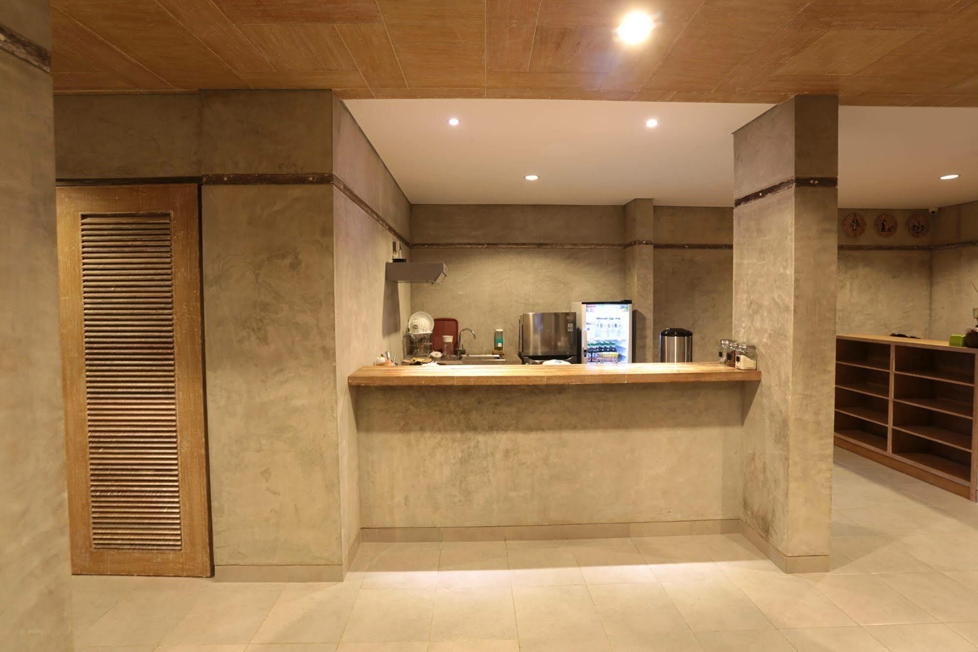 Lokal Bali Hostel Kuta Lombok Eksteriør bilde